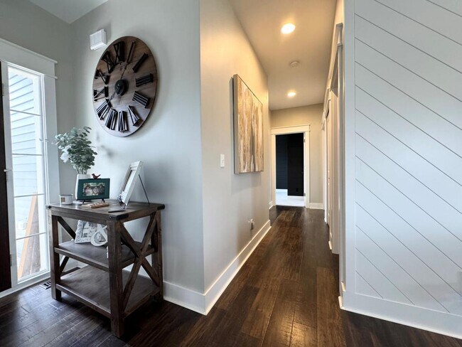 Building Photo - 1285 Sweet Grass Trail N