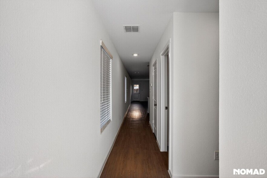 Building Photo - 12153 Steeplechase Dr