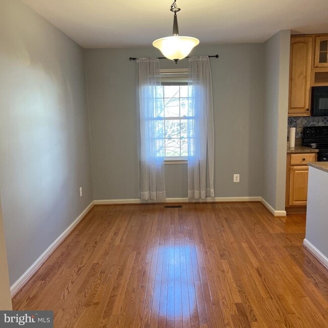 Building Photo - 3274 Applegate Ct