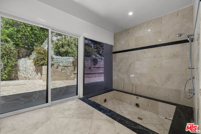 Building Photo - 3453 Green Vista Dr