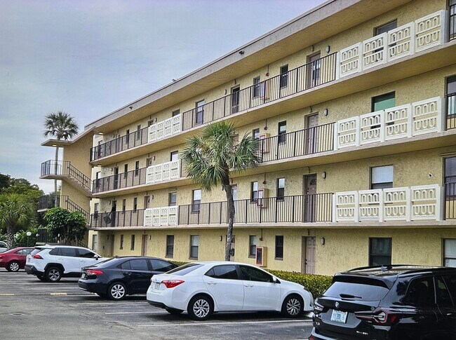 Building Photo - 9355 SW 8th St