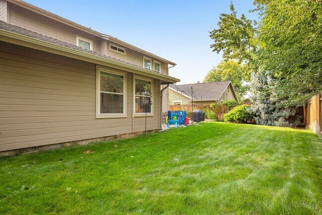 Building Photo - Beautiful 4-Bed, 3-Bath Southeast Boise Ho...