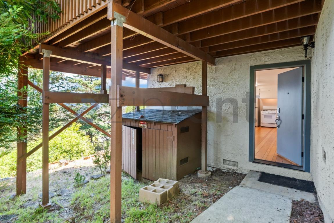 Building Photo - Unit
