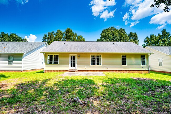 Building Photo - 118 Monterey Cir