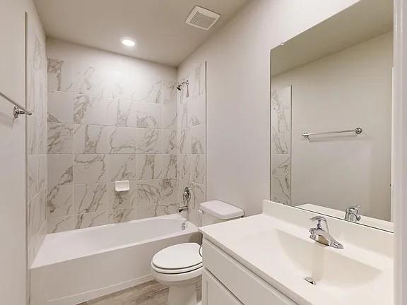 Building Photo - 3316 Coronation Ct