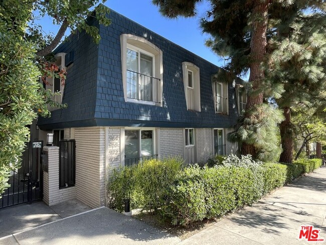 Building Photo - 972 Larrabee St