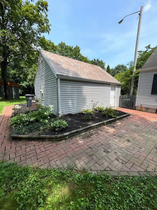 Building Photo - Charming 3-Bedroom Home in Reynoldsburg – ...