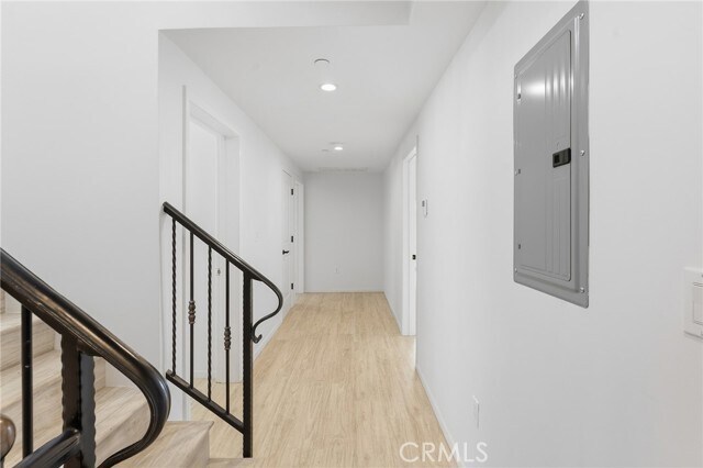 Building Photo - 913 Hilldale Ave