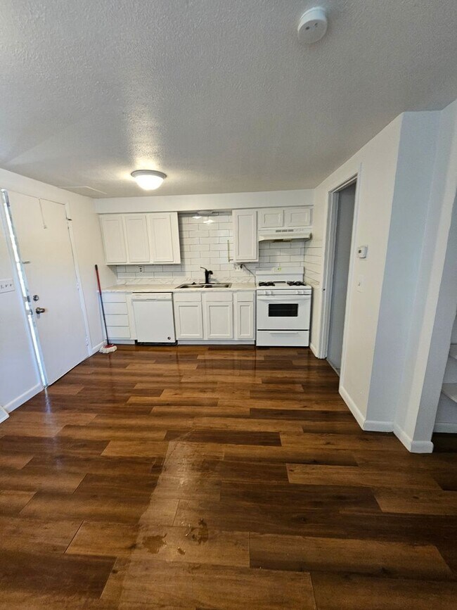 Building Photo - 189 Park Ave