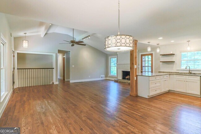 Building Photo - 99 Woodvalley Dr