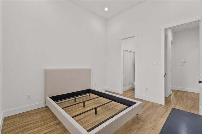 Building Photo - 266 Rd 66111