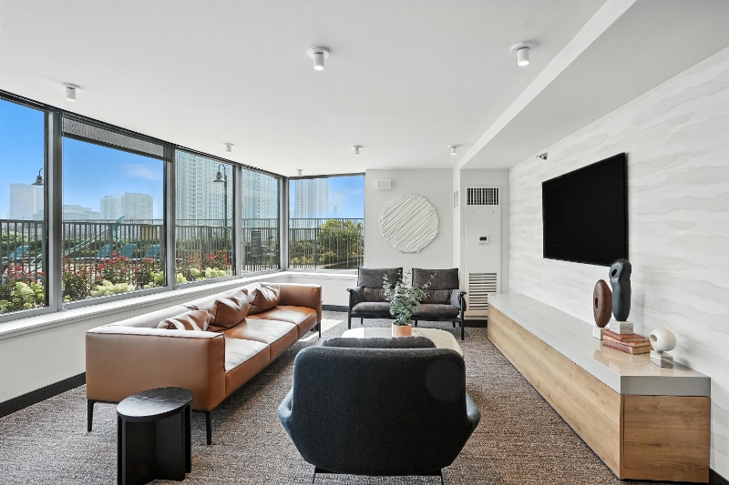 Building Photo - 522 N Kingsbury St