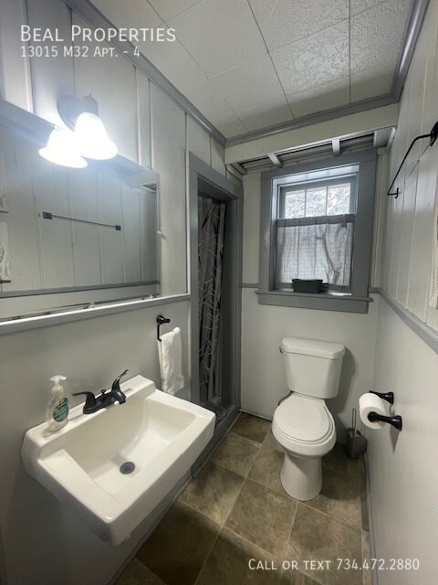 Building Photo - 13015 M-32