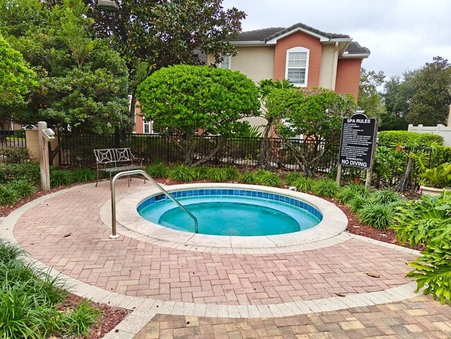 Building Photo - Beautiful 3 Bedroom, 2 Bathroom Townhome with Garage – Pet Friendly!