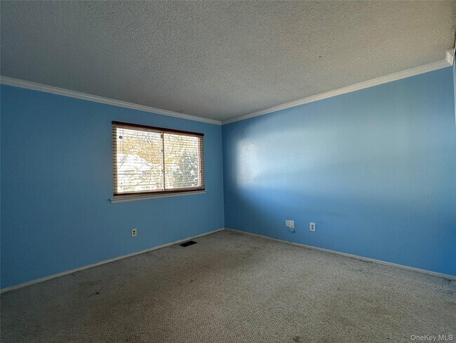 Building Photo - 216 Springmeadow Dr