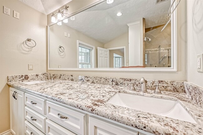 Building Photo - 3710 Linkview Dr