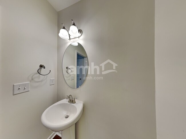 Building Photo - 227 Ivy Brook Dr