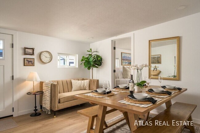 Building Photo - 5210 Quay St