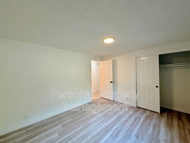 Building Photo - 3401 NE 124th Ave