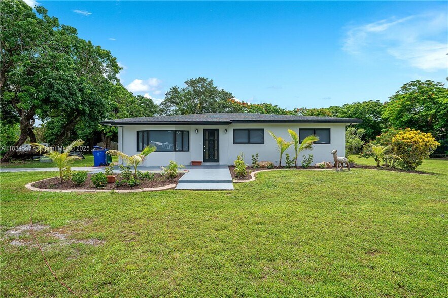 Building Photo - 4660 SW 128th Ave