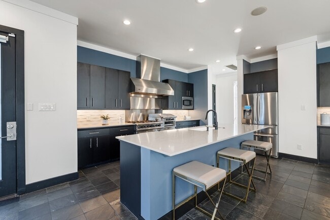 Building Photo - 162 Vieux Carre Dr