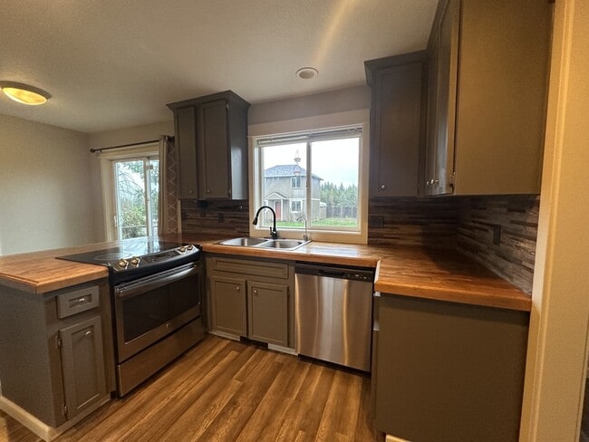 Building Photo - 24574 SW Ladd Hill Rd