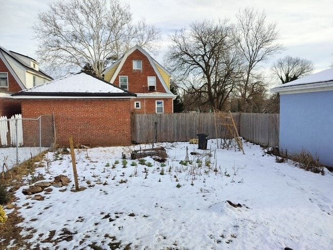 Building Photo - 32 Newell Ave