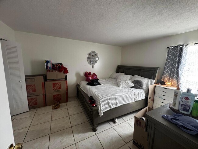 Building Photo - 502 Davis Rd