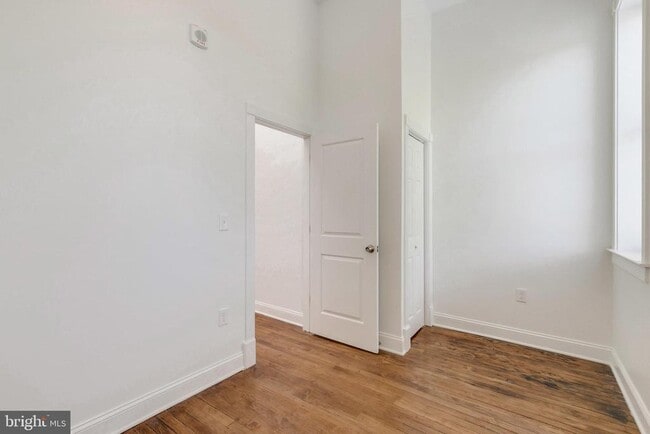 Building Photo - 1758 Park Ave