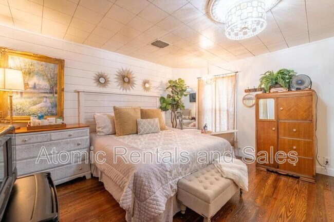 Building Photo - 714 E Jefferson St