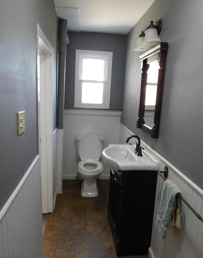 Building Photo - 3 bedroom semi Etters