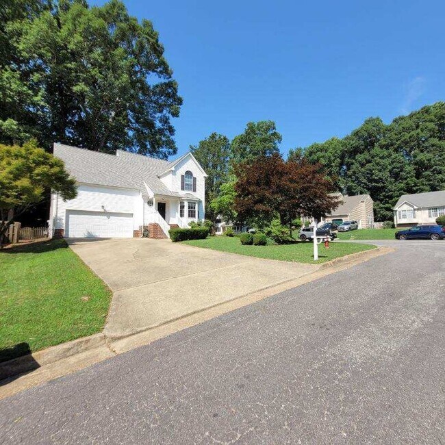 Building Photo - York County/Williamsburg Bluffs home