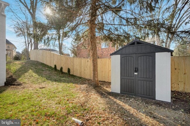 Building Photo - 6810 Weaver Ave