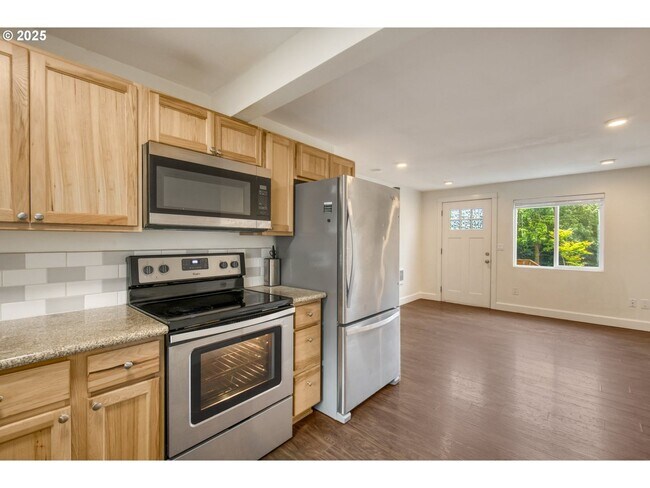 Building Photo - 1174000