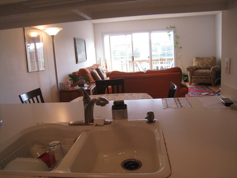 Building Photo - 5472 Baneberry Ave