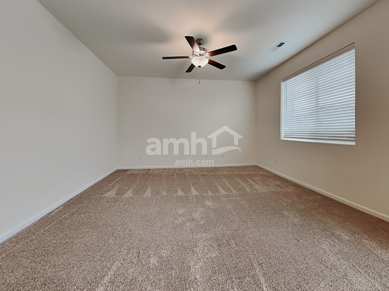 Building Photo - 1306 W 16th Ave