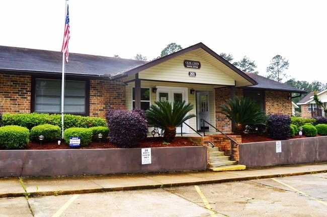 Primary Photo - Quail Creek Apartments