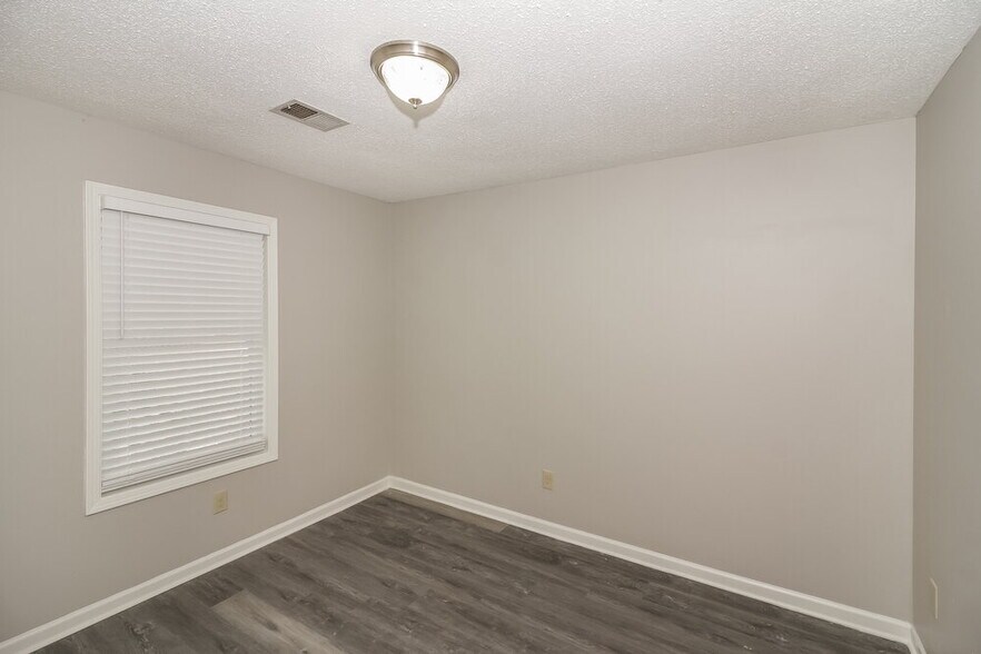 Building Photo - 1365 Sandy Stone Ln