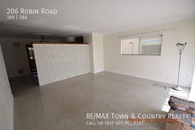 Building Photo - 206 Robin Rd