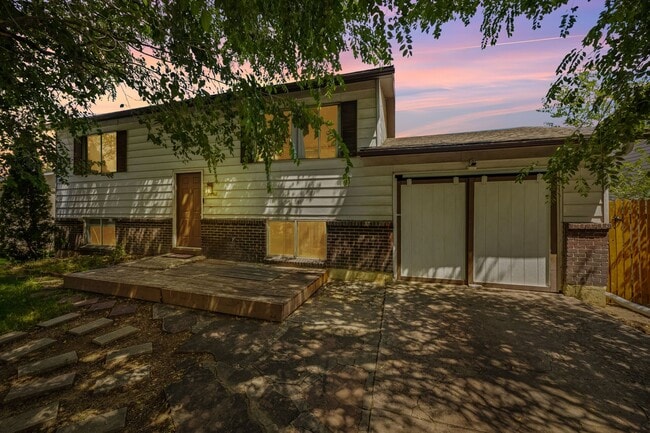 Building Photo - 1551 Chadwick Dr