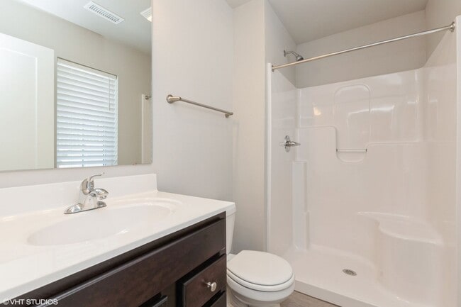 Building Photo - Villas at The Hub | Modern 3 Bedroom Townh...