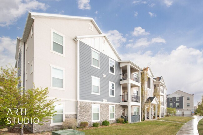 Building Photo - Fantastic Condo in Herriman City Center!