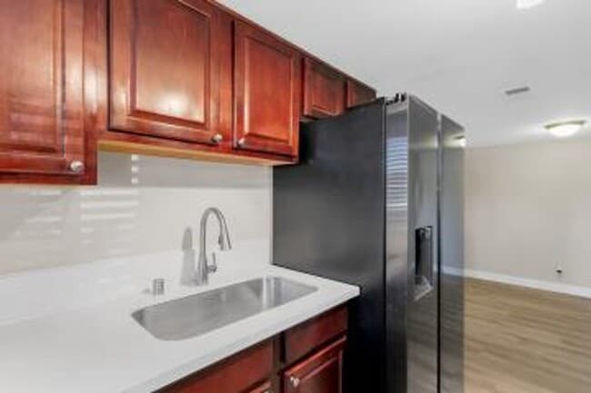 Building Photo - Bella Vita Condominium/Ground Floor/Upgraded/Minutes to the Strip