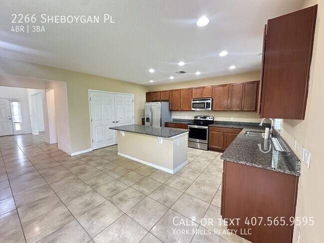 Building Photo - 2266 Sheboygan Pl