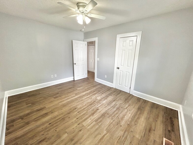 Building Photo - 224 Walker Ave