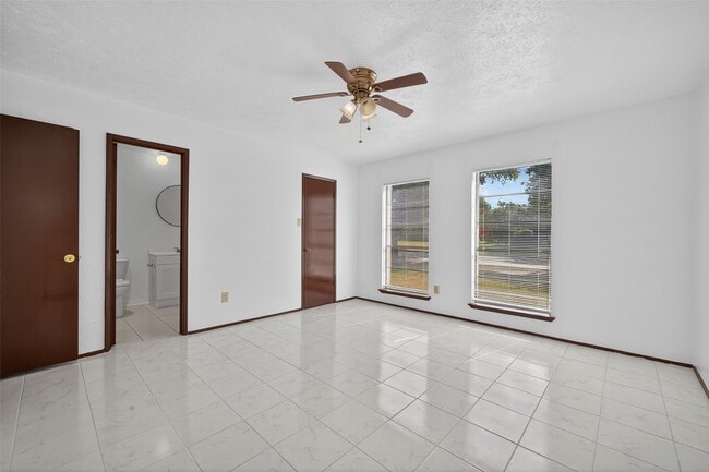 Building Photo - 14315 Lourdes Dr