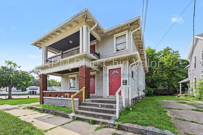 Building Photo - 1832 Woodlawn Ave