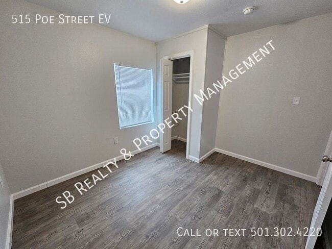 Building Photo - 515 Poe St