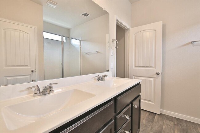 Building Photo - 110 Mooncoin Dr