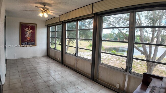 Building Photo - 7220 Lake Cir Dr